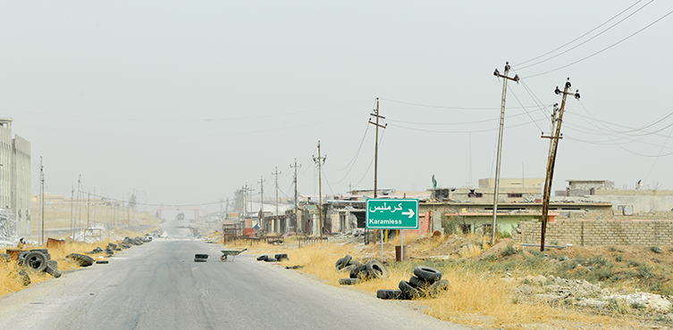 Droga do Karamles na równinie Niniwy niedługo po wyzwoleniu z rąk IS