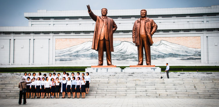 Zdjęcia: Pomnik zmarłych przywódców Kim Ir Sena i Kim Dzong Ila