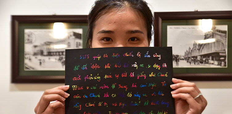 Anh, chrześcijanka z Wietnamu, uczestniczyła w szkoleniu Open Doors