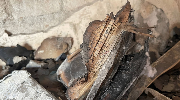 Biblia spalona podczas ataków w Jaranwala