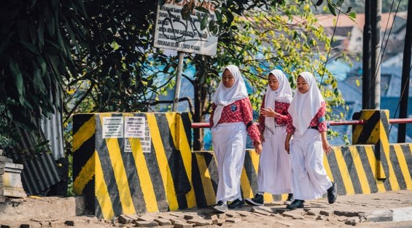 INDONEZJA: SPRZECIW CHRZEŚCIJAN WOBEC NAKAZU ZAKRYWANIA GŁOWY W SZKOŁACH PUBLICZNYCH