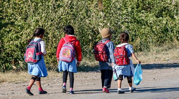 Azja Środkowa - edukacja dzieci